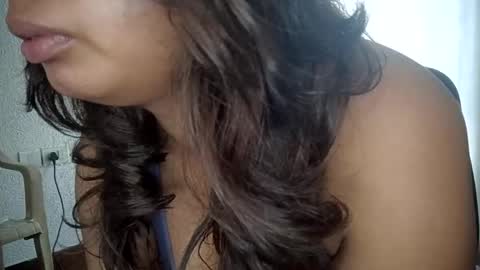 Snapshot of _vanshika_0 chatting on September 15, 2025, 8:03 am _vanshika_0 online show from September 15, 2025, 8:03 am