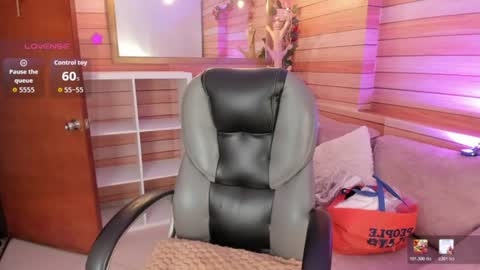 Snapshot of _victoria_collins chatting on June 27, 2026, 10:20 am Sol online show from June 27, 2026, 10:20 am