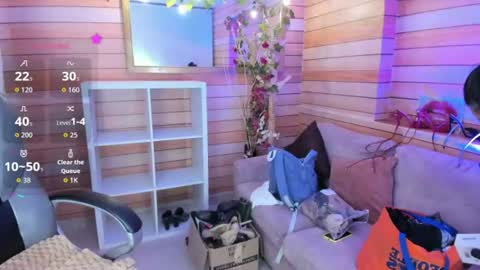 Snapshot of _victoria_collins chatting on July 9, 2026, 10:08 am Sol online show from July 9, 2026, 10:08 am