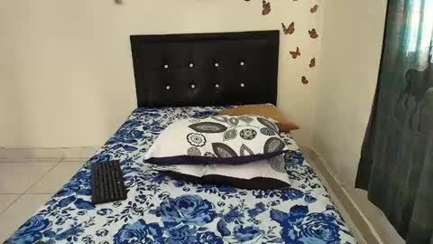 Snapshot of _victoriia_971 chatting on March 8, 2025, 12:41 pm _victoriia_971 online show from March 8, 2025, 12:41 pm