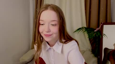 Snapshot of _violet_mills_ chatting on February 23, 2025, 2:29 am Violet online show from February 23, 2025, 2:29 am