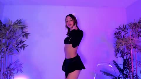 Snapshot of _violeta_owo_ chatting on December 18, 2025, 8:26 pm Evelyn online show from December 18, 2025, 8:26 pm