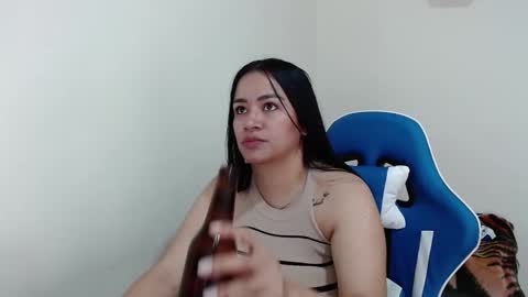 Snapshot of _vitoria1 chatting on January 1, 2025, 1:47 am Victoria online show from January 1, 2025, 1:47 am