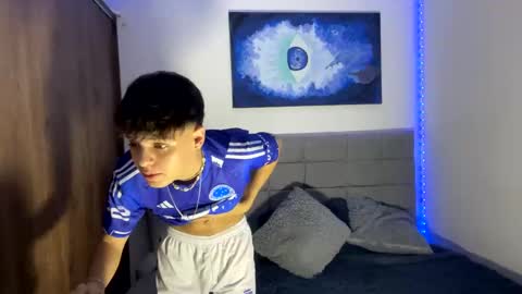 Snapshot of _walker007 chatting on December 21, 2024, 9:23 am Aron Walker online show from December 21, 2024, 9:23 am