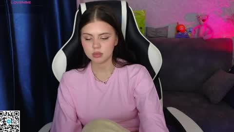 Fiona and Wayne online show from April 11, 2026, 2:21 pm