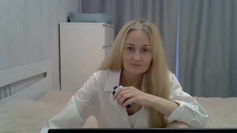 _xsharonx_ online show from January 13, 2025, 10:58 am