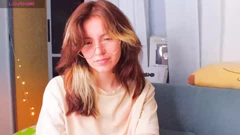 Snapshot of _yourcherrybomb chatting on January 17, 2025, 6:15 am _yourcherrybomb online show from January 17, 2025, 6:15 am