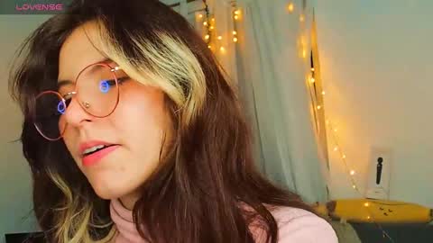 Snapshot of _yourcherrybomb chatting on February 25, 2025, 4:14 am _yourcherrybomb online show from February 25, 2025, 4:14 am