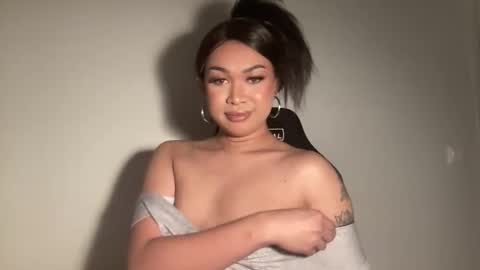 _yoursatisfaction_ online show from May 13, 2026, 9:33 pm
