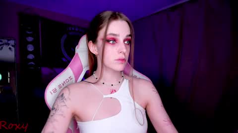 Snapshot of _yourwetdreams_ chatting on February 16, 2025, 9:59 pm Roxy online show from February 16, 2025, 9:59 pm