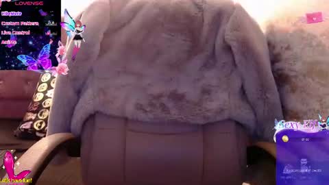 Yuyi online show from June 19, 2026, 2:27 am