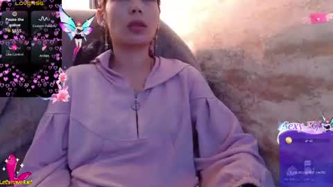 Yuyi online show from July 16, 2026, 4:07 am