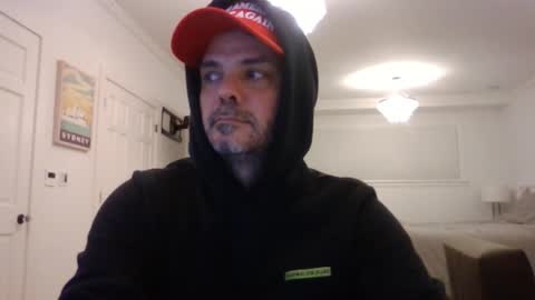 Snapshot of _zeus____ chatting on January 8, 2025, 4:34 am Zeus online show from January 8, 2025, 4:34 am