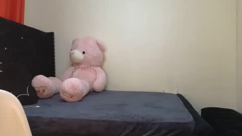 Snapshot of _zoilah chatting on January 13, 2025, 3:45 am Zoilah online show from January 13, 2025, 3:45 am