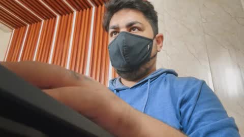 Sleepy owl online show from October 31, 2025, 7:53 am