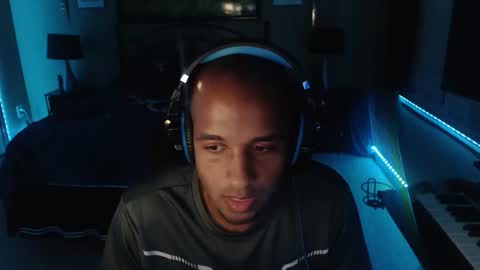 a4orce online show from November 20, 2025, 2:12 am