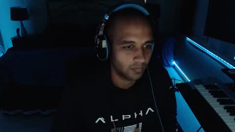 a4orce online show from December 23, 2025, 1:36 am