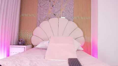 Aisha online show from November 4, 2025, 12:04 pm