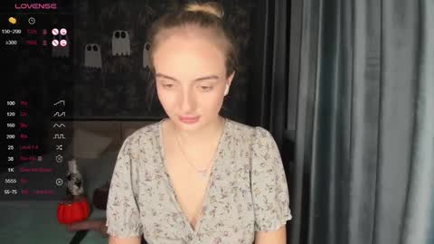 Snapshot of a_delina chatting on October 28, 2025, 1:47 pm Adelina online show from October 28, 2025, 1:47 pm