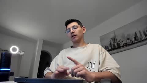 alejo online show from March 12, 2025, 7:46 am