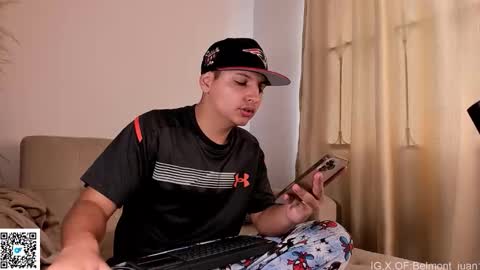 a_lejandro_0_8 online show from April 12, 2026, 4:34 pm