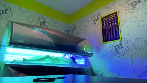 Snapshot of a_rae93 chatting on September 19, 2025, 12:23 am a_rae93 online show from September 19, 2025, 12:23 am