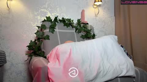 Snapshot of aaalenska chatting on February 24, 2025, 6:15 pm call me a Goddess online show from February 24, 2025, 6:15 pm