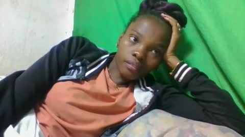 Snapshot of aadienne chatting on May 11, 2026, 4:04 pm aadienne online show from May 11, 2026, 4:04 pm