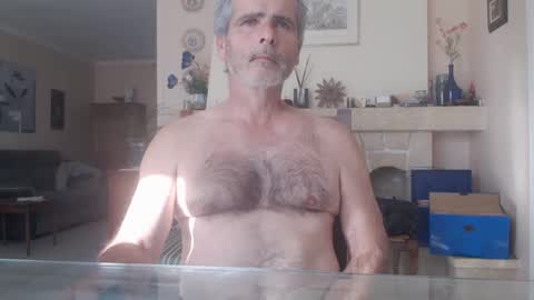 Snapshot of aalex1717 chatting on October 14, 2025, 1:56 pm Aalex1717 online show from October 14, 2025, 1:56 pm