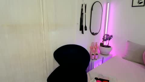 Aaliyahlayla online show from February 11, 2025, 2:03 am