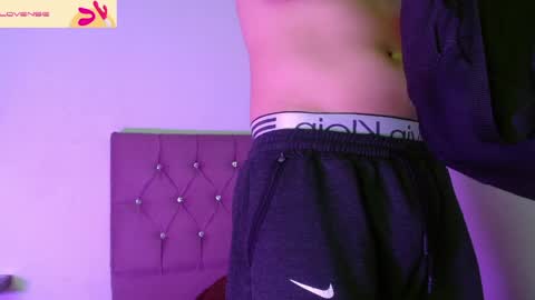 Aaron y Antonella online show from April 9, 2026, 8:47 pm