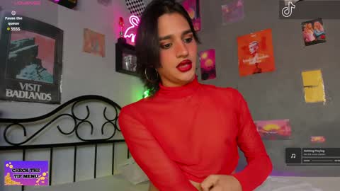 Snapshot of aaron_darkus chatting on December 15, 2024, 4:04 pm Aaron online show from December 15, 2024, 4:04 pm