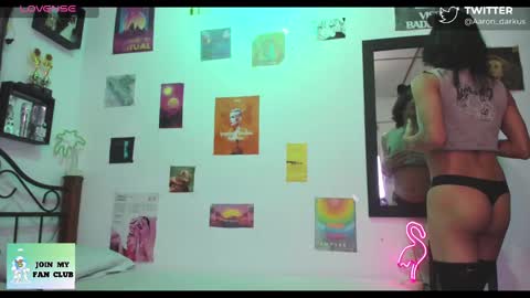 Snapshot of aaron_darkus chatting on September 28, 2025, 11:43 pm Aaron online show from September 28, 2025, 11:43 pm