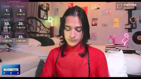 Snapshot of aaron_darkus chatting on November 2, 2025, 10:34 pm Aaron online show from November 2, 2025, 10:34 pm