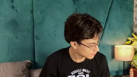 Snapshot of aaron_eze chatting on September 18, 2025, 10:01 pm Aaron Ezequiel online show from September 18, 2025, 10:01 pm