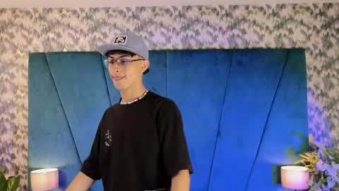 Snapshot of aaron_eze chatting on September 26, 2025, 9:52 pm Aaron Ezequiel online show from September 26, 2025, 9:52 pm