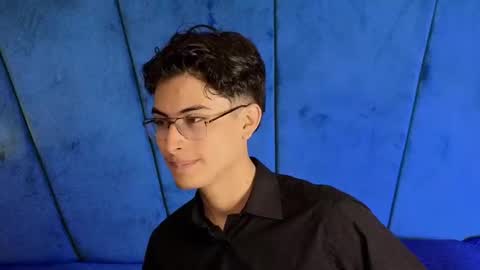 Snapshot of aaron_eze chatting on October 4, 2025, 10:52 pm Aaron Ezequiel online show from October 4, 2025, 10:52 pm