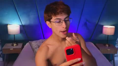 Snapshot of aaron_eze chatting on July 17, 2026, 1:07 pm Aaron Ezequiel online show from July 17, 2026, 1:07 pm