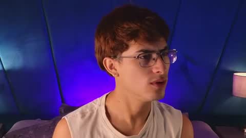 Snapshot of aaron_eze chatting on July 18, 2026, 12:09 pm Aaron Ezequiel online show from July 18, 2026, 12:09 pm
