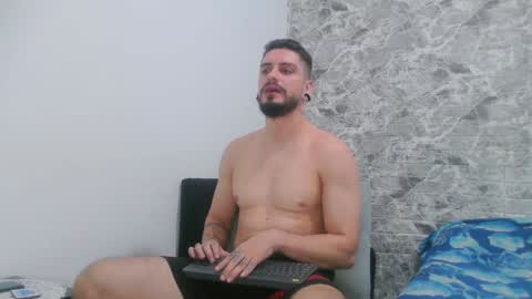 Aaron kwok online show from January 31, 2025, 11:35 am