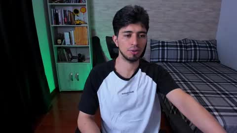 Aaron online show from September 19, 2025, 7:58 pm