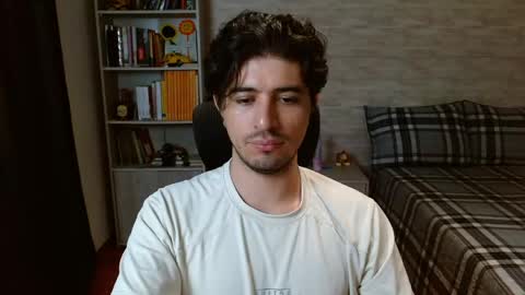 Aaron online show from April 16, 2026, 9:39 pm