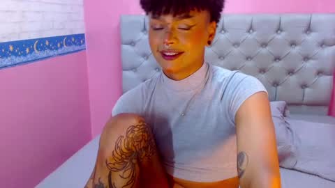 Snapshot of aaronbakers chatting on December 10, 2024, 2:48 am im NiallDun online show from December 10, 2024, 2:48 am