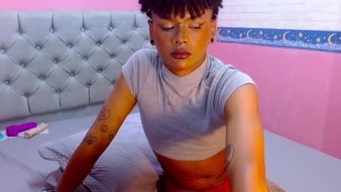 Snapshot of aaronbakers chatting on December 10, 2024, 7:05 am im NiallDun online show from December 10, 2024, 7:05 am