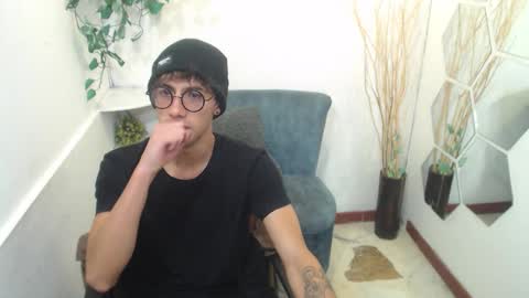 Snapshot of aaronbeer_ chatting on February 9, 2026, 11:58 am Aaron online show from February 9, 2026, 11:58 am