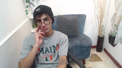 Snapshot of aaronbeer_ chatting on February 13, 2026, 11:50 am Aaron online show from February 13, 2026, 11:50 am