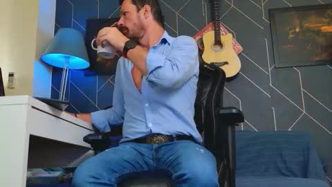 Aaron online show from September 25, 2025, 5:44 am