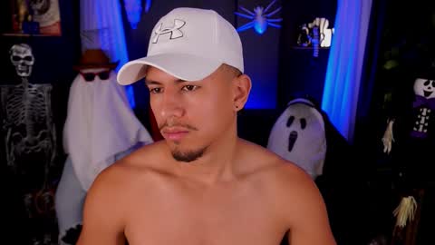 AARON  online show from October 14, 2025, 1:23 pm