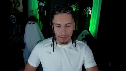 AARON  online show from October 25, 2025, 10:37 pm