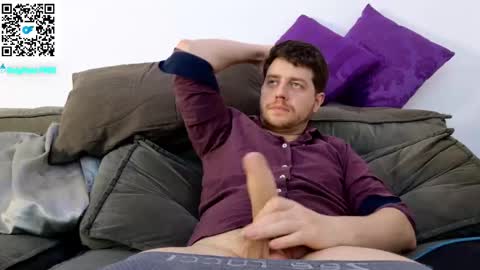 Aaron  online show from October 19, 2025, 4:13 am